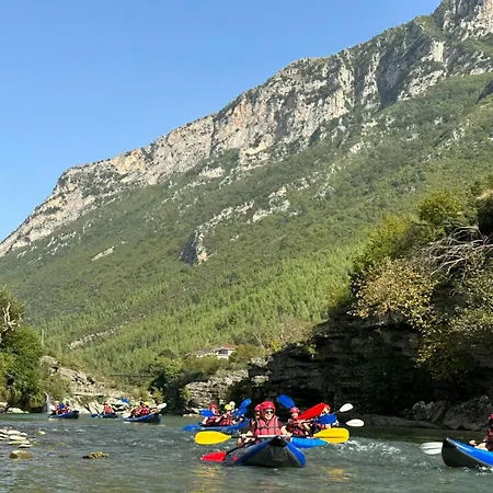 Οργανωμένο κάμπινγκ Glamping Albania Rafting Πρεμετή