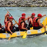 Glamping Albania Rafting 豪华帐篷 *