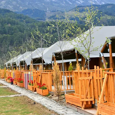 Luxe tent Glamping Albania Rafting Përmet